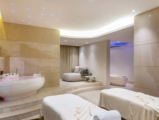Al Messila spa treatment room
